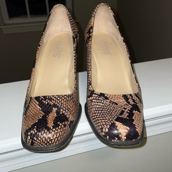 NINE WEST Snake Skin Leather upper with stacked heel - Picture 7 of 9